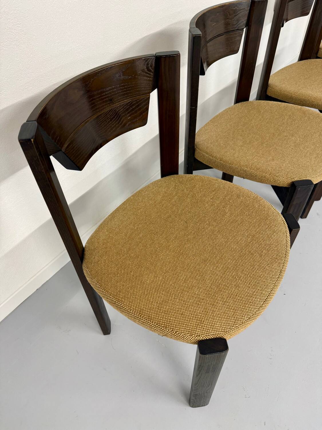 Set of 4 Girsberger Scandinavian style chairs from the 80s, vintage wood