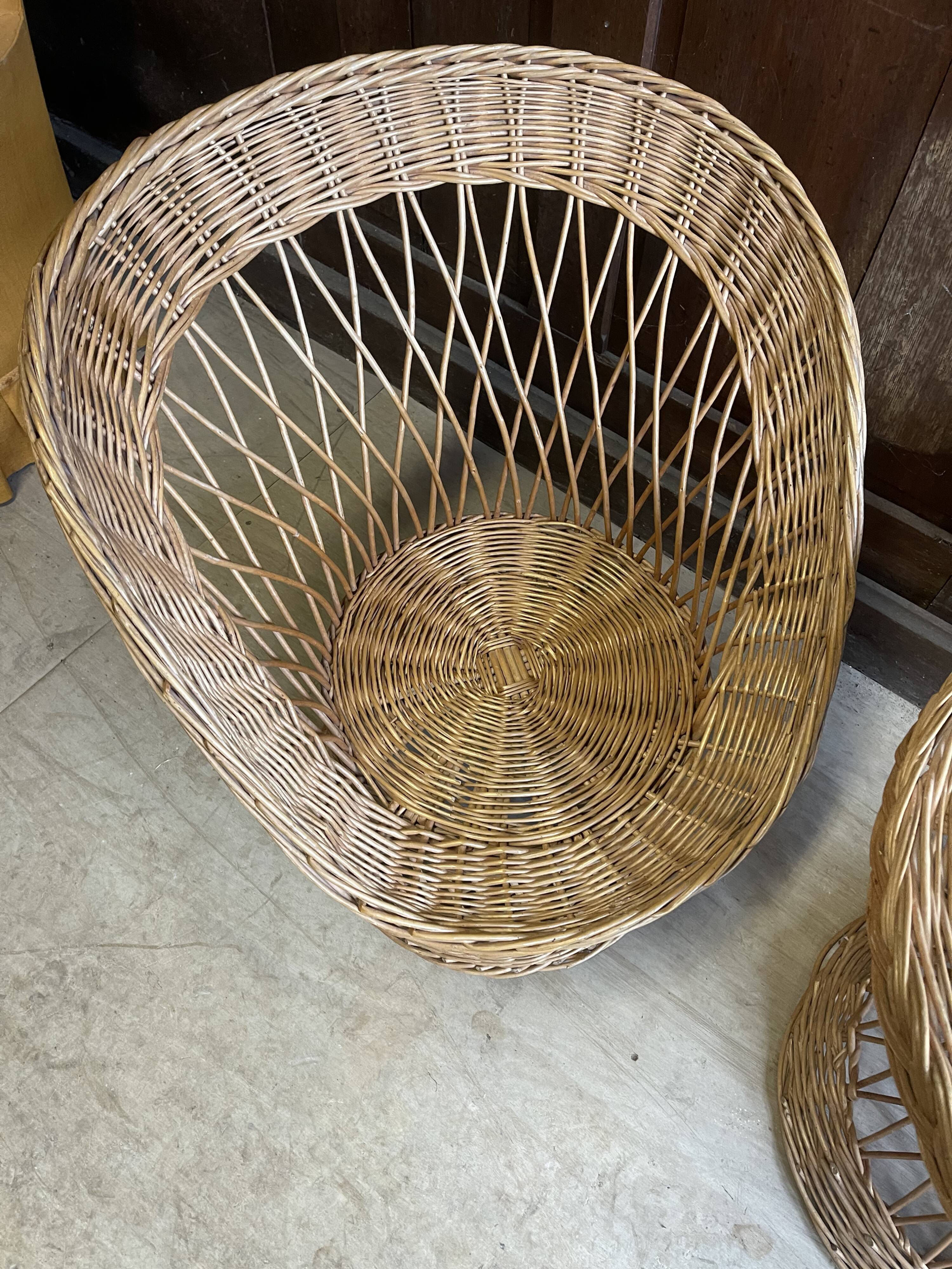 Fauteuils table en rotin vintage