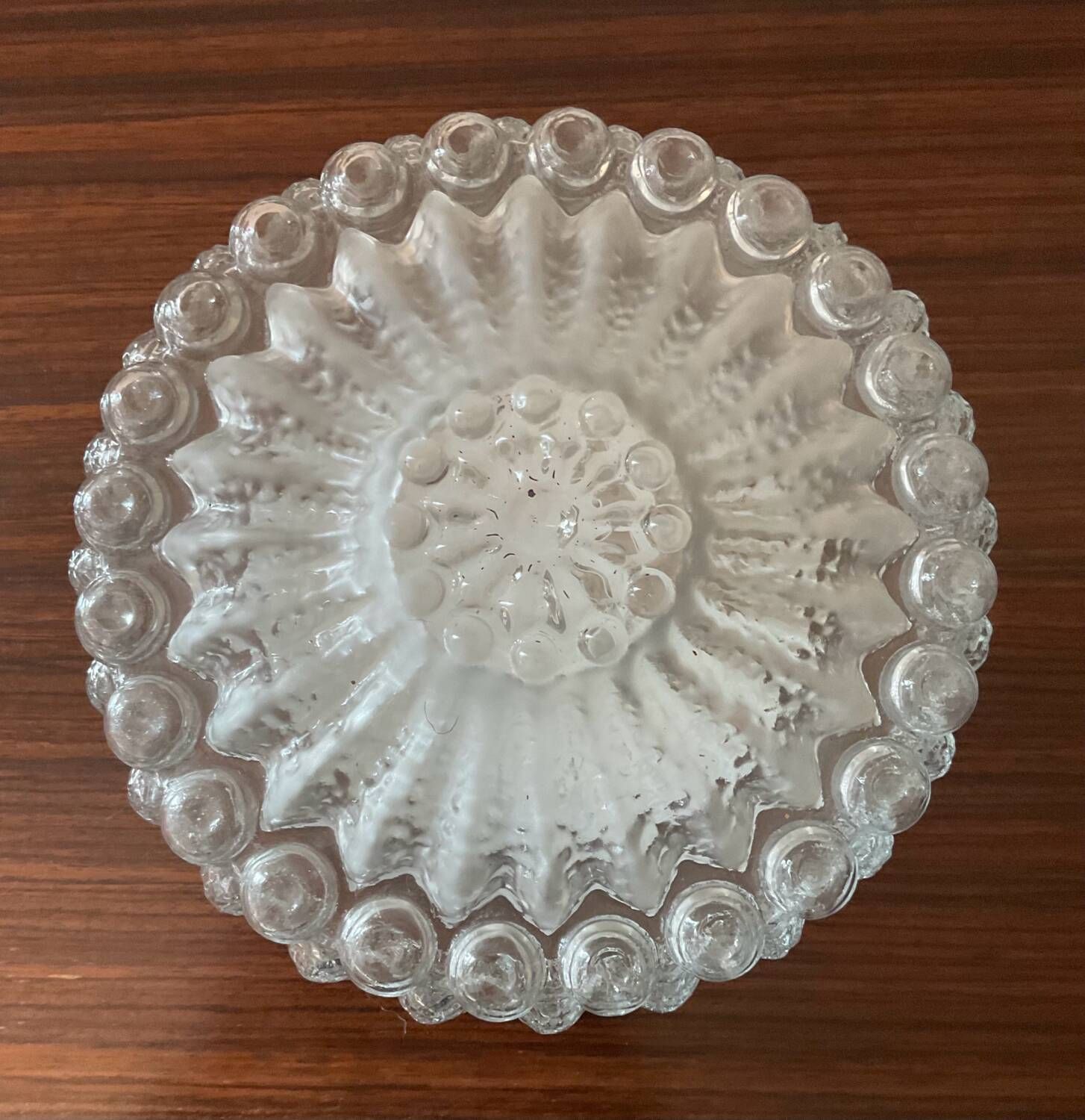 Vintage ceiling or wall light in molded glass from the 70s