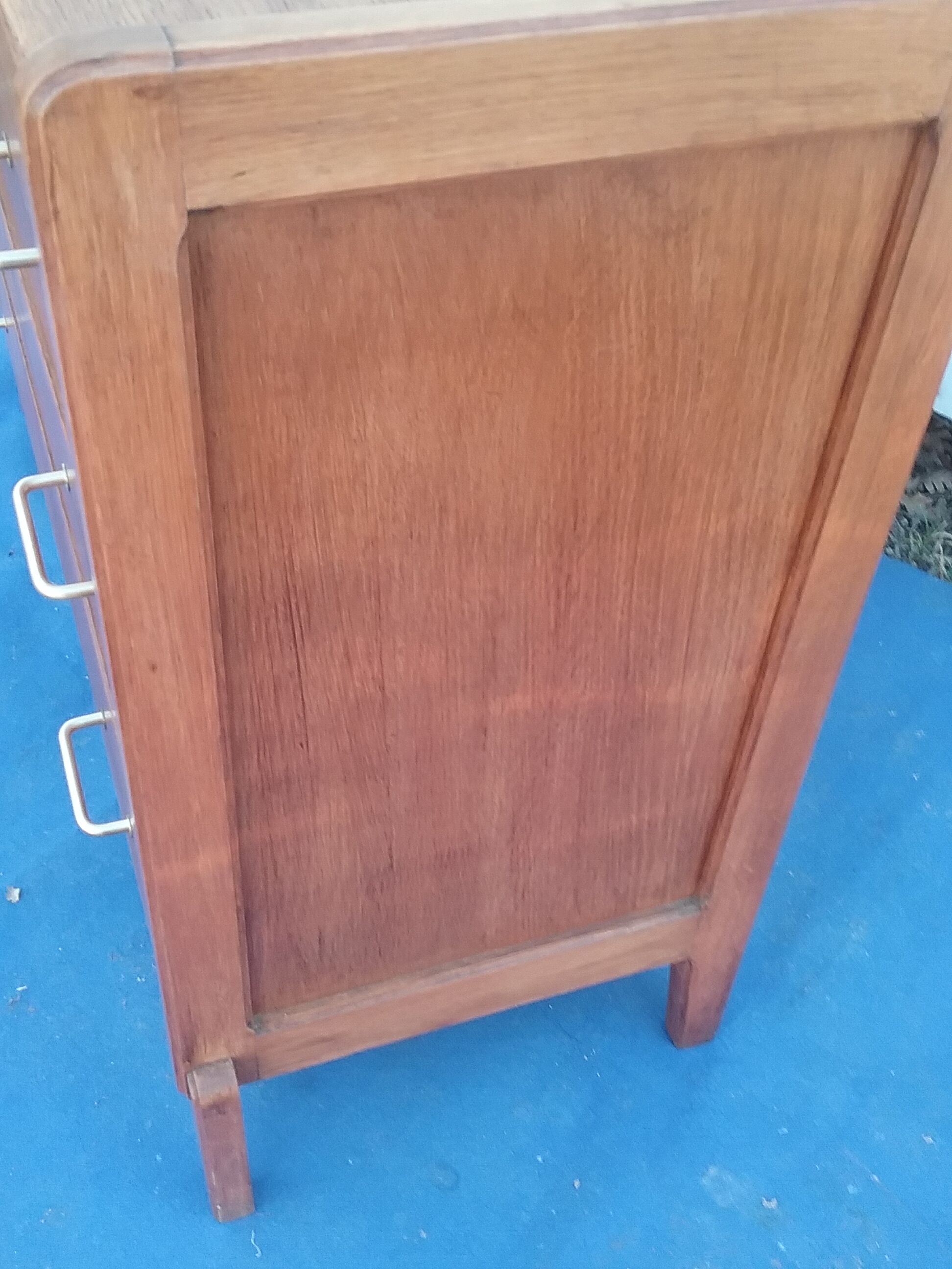 Vintage chest of drawers