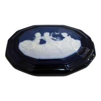 Cameo porcelain box