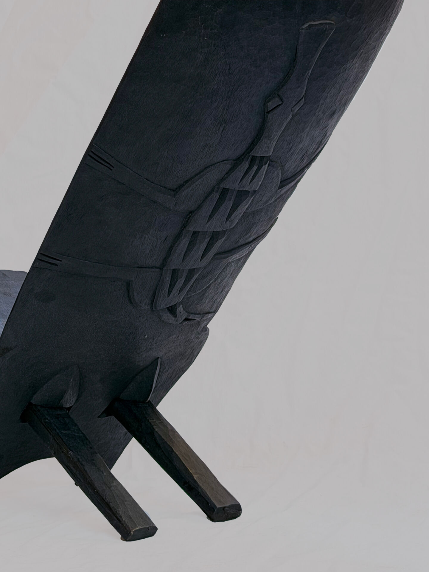 African wooden talking chair – Handmade armchair from Burkina Faso