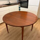 Table ronde design scandinave en teck extensible avec rallonge