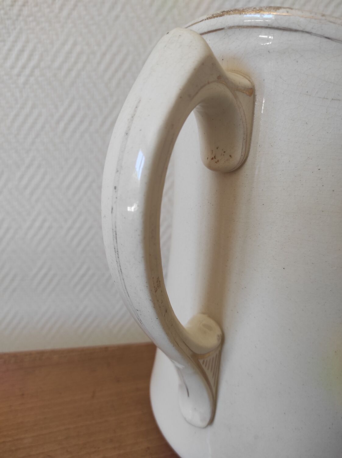 Old earthenware jug Moulin des Loups/Hamage north