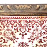 Dessous de plat contour bois faïence décoré motif rouge/bordeaux