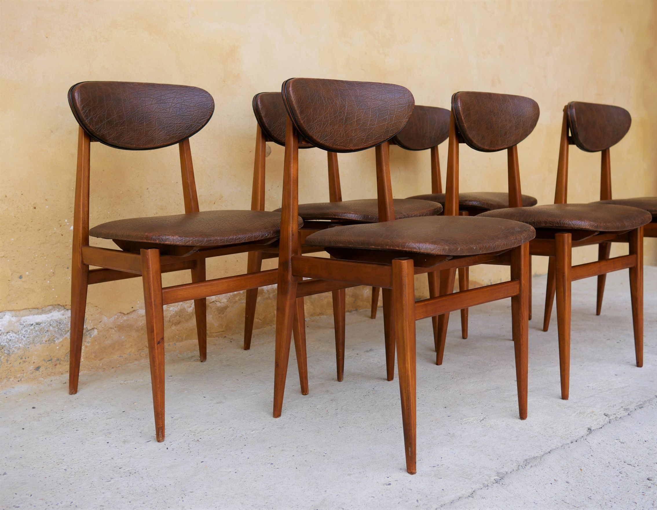 Set of 6 vintage wood and leatherette chairs