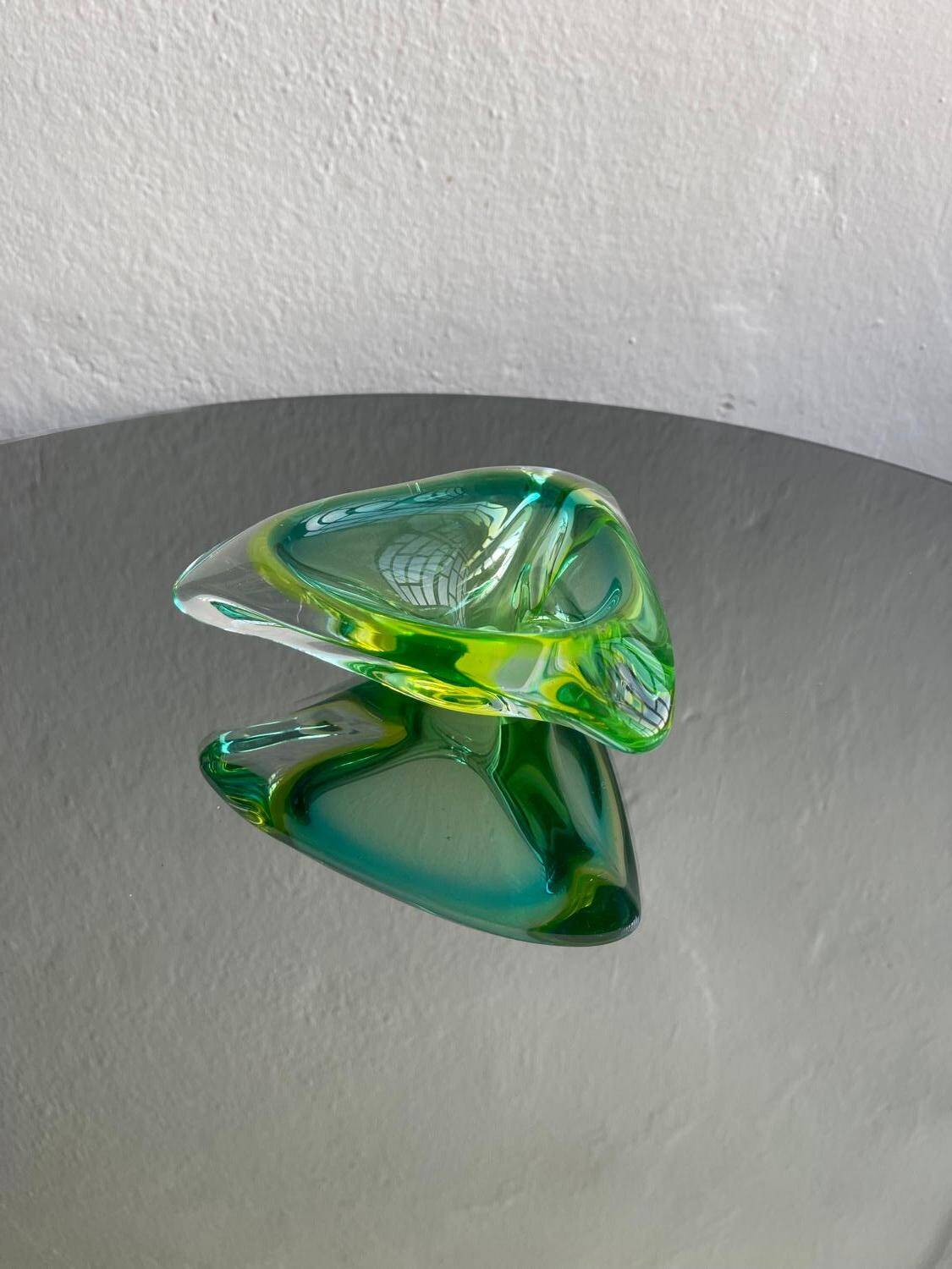 Acid Green Murano Glass Bowl, Mid-Century Modern, Italy, 1960s Decor