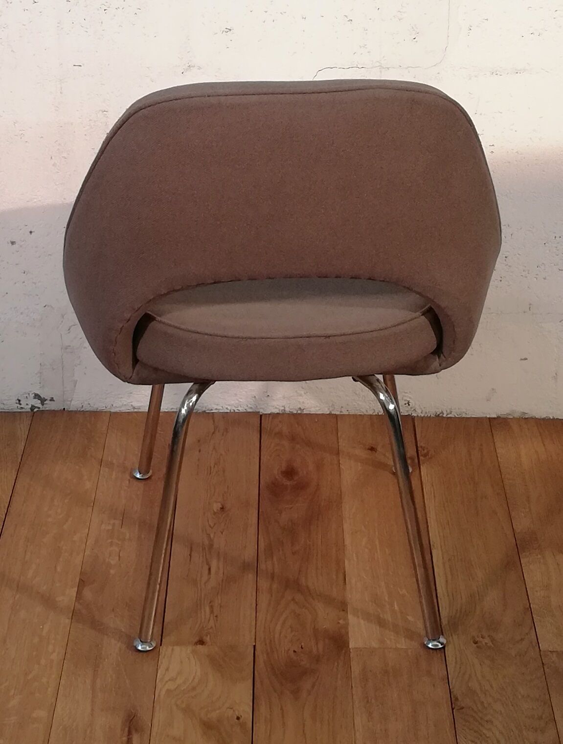 Saarinen conference chair