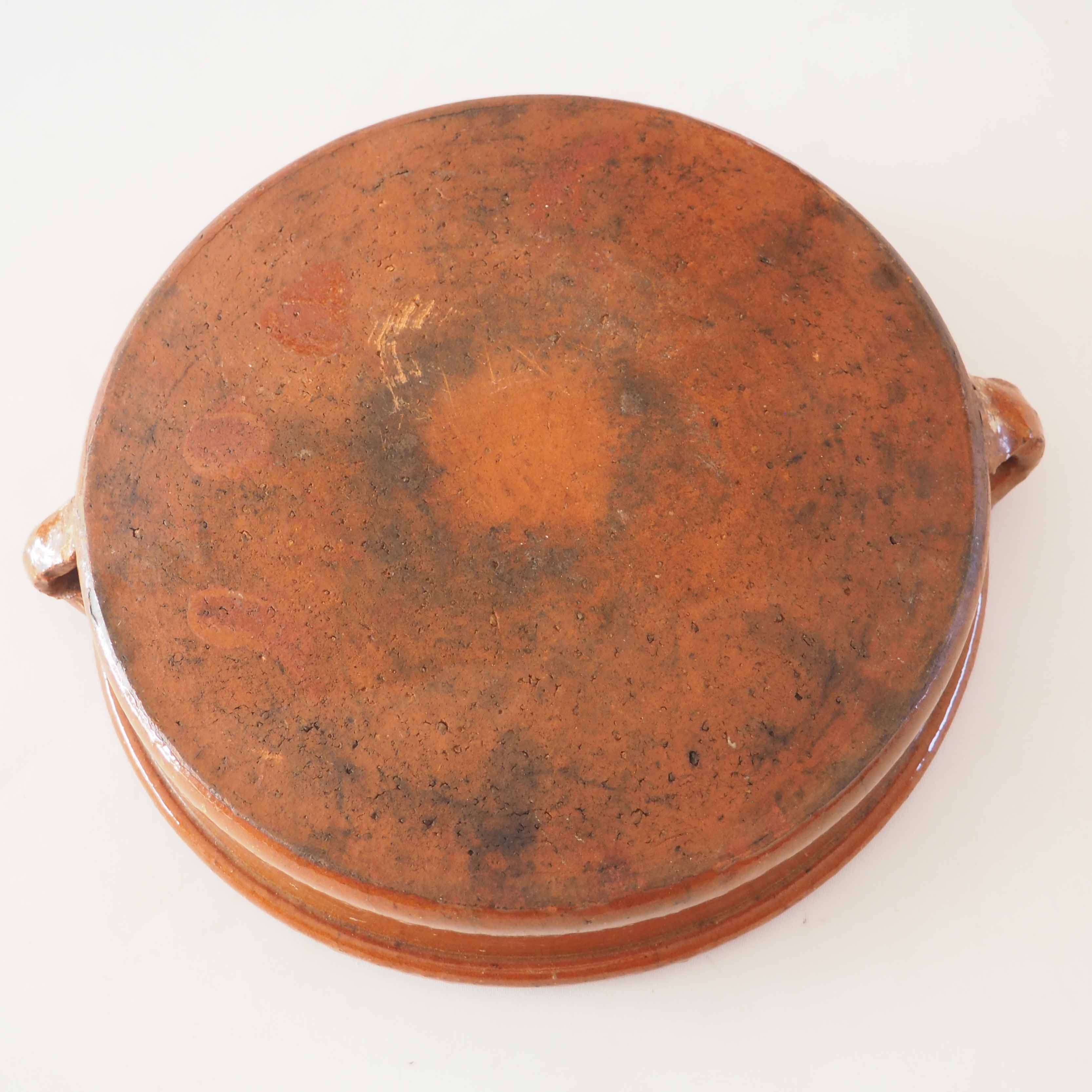 Terracotta dish of the Luberon