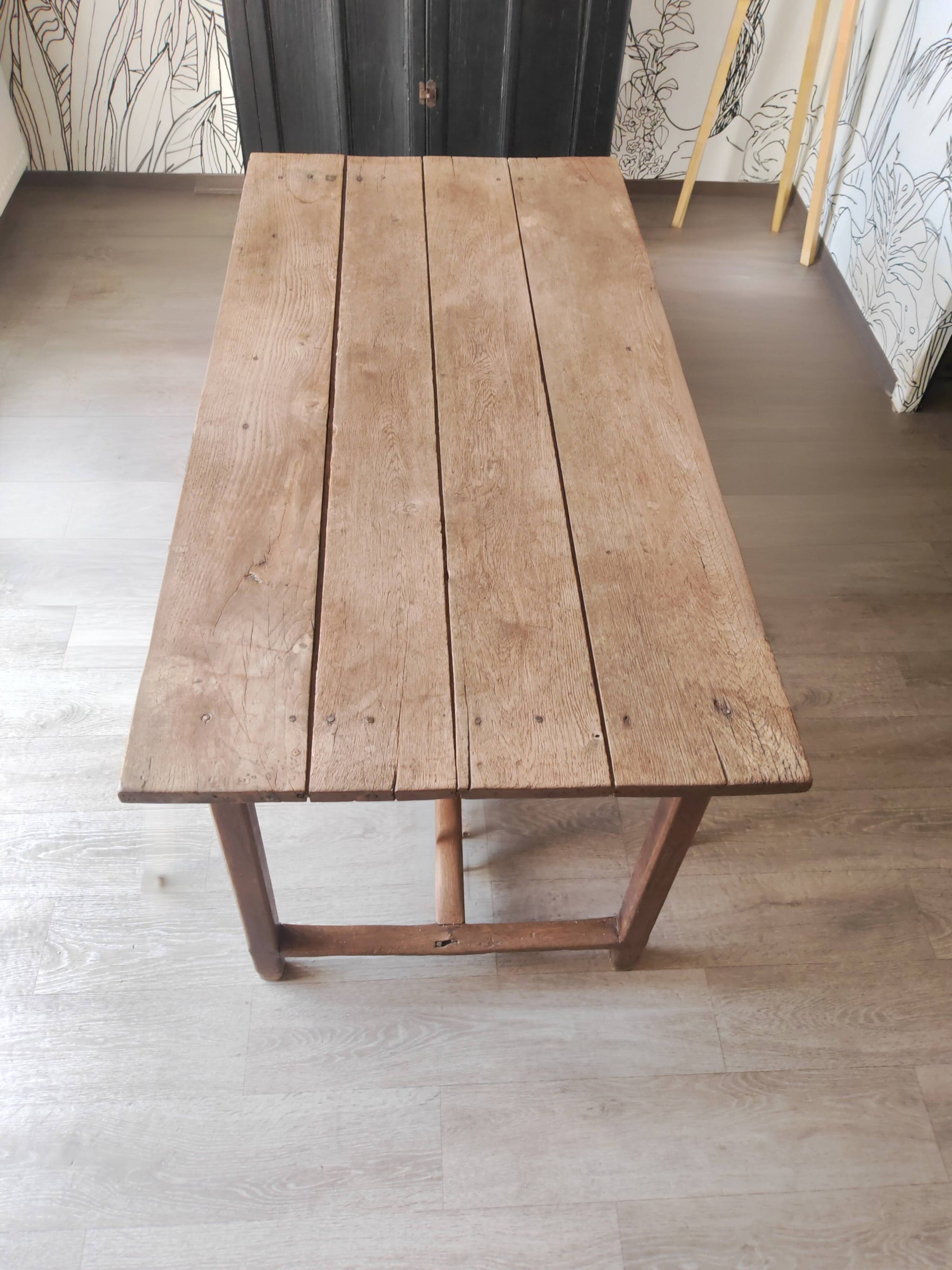 Farm table