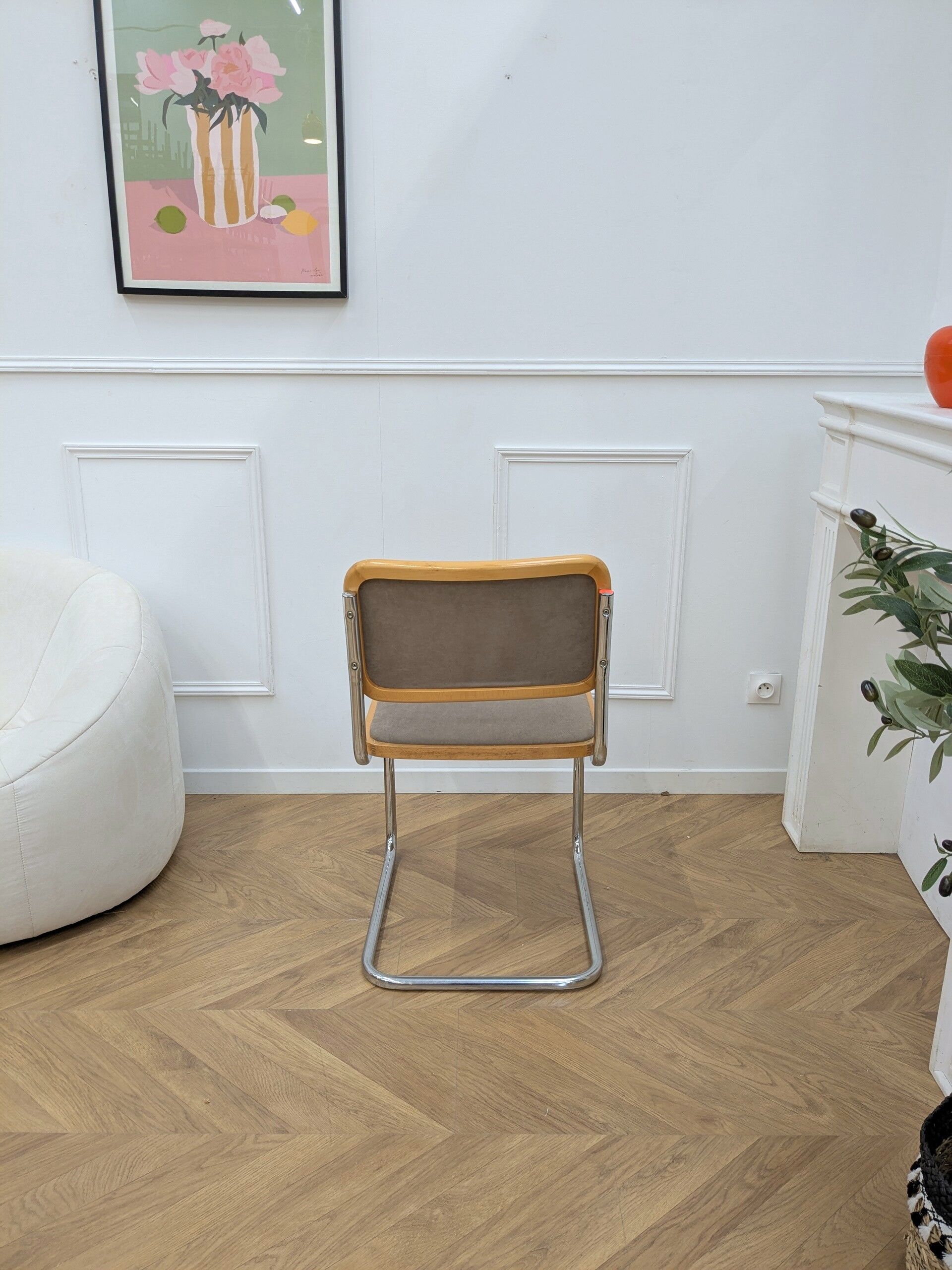 1 B32 chair in fabric