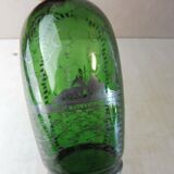 Ancienne carafe en verre, décor en métal argenté