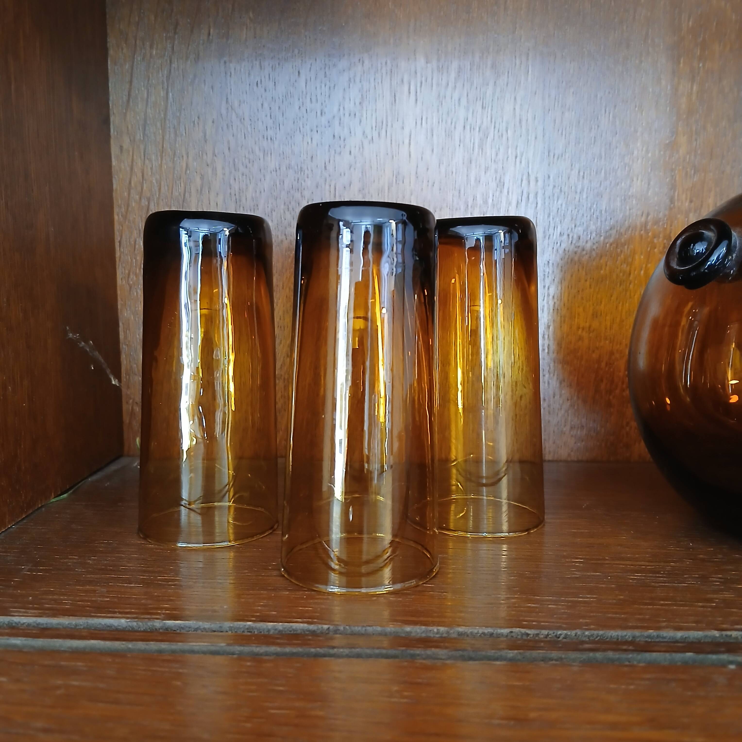 8 pieces in bubble glass