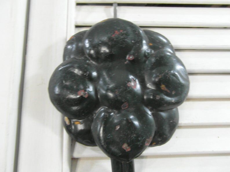 Pair of metal patères