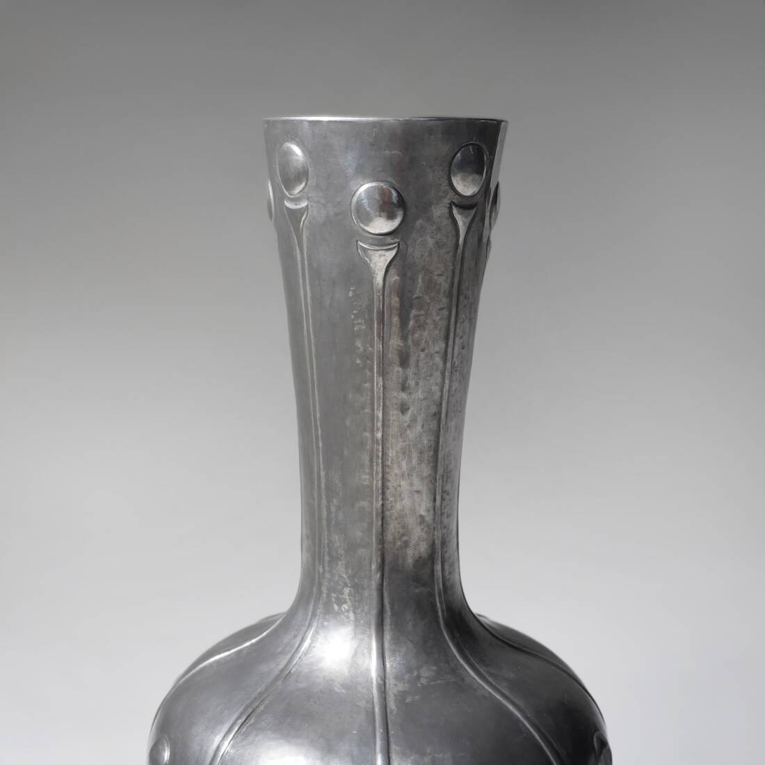 Art Decò pewter vase by Bellotti, 20’s