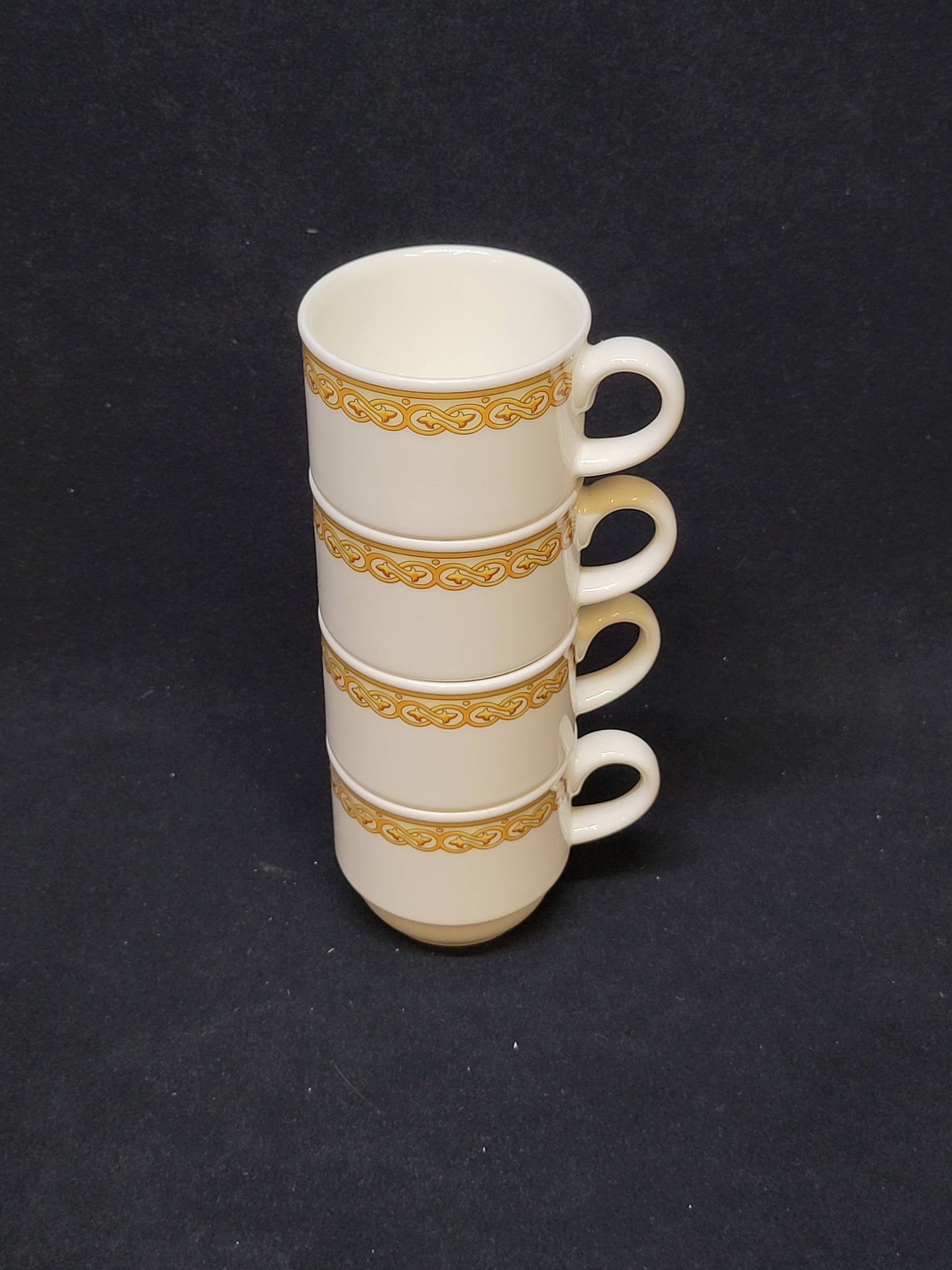 Villeroy & Boch 4 Stackable Coffee Cups