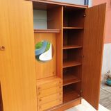 Scandinavian dressing cabinet with round mirror