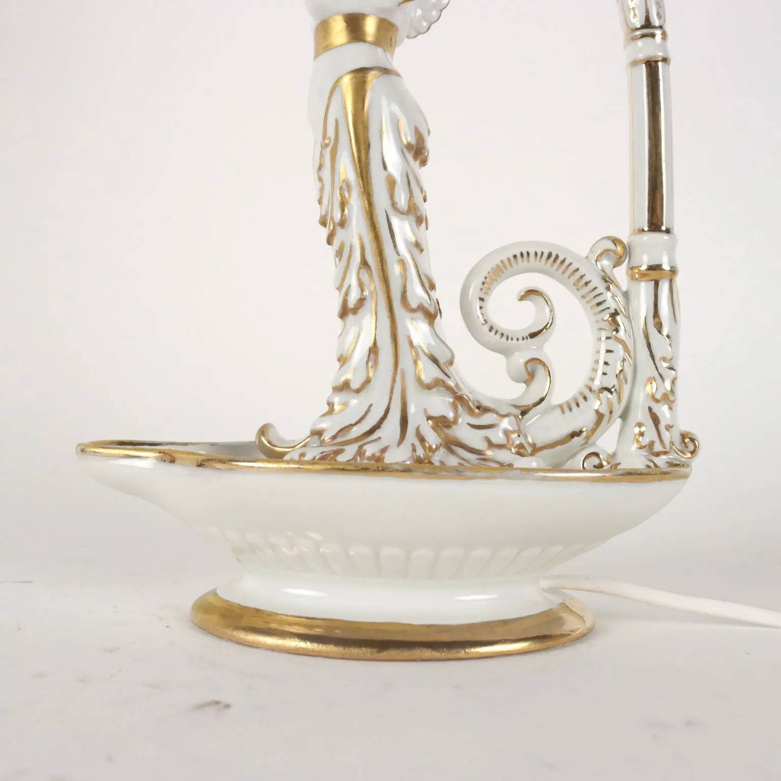 Pair of neoclassical style lamps in porcelain, Italy, 20th century