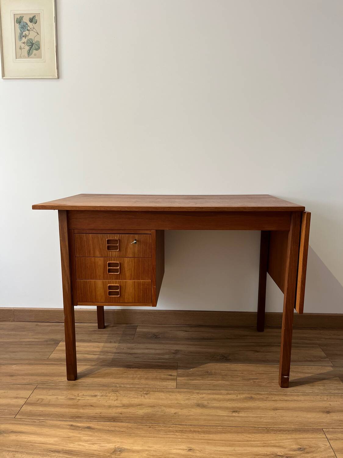 Danish Scandinavian desk in teak from the 1960s.