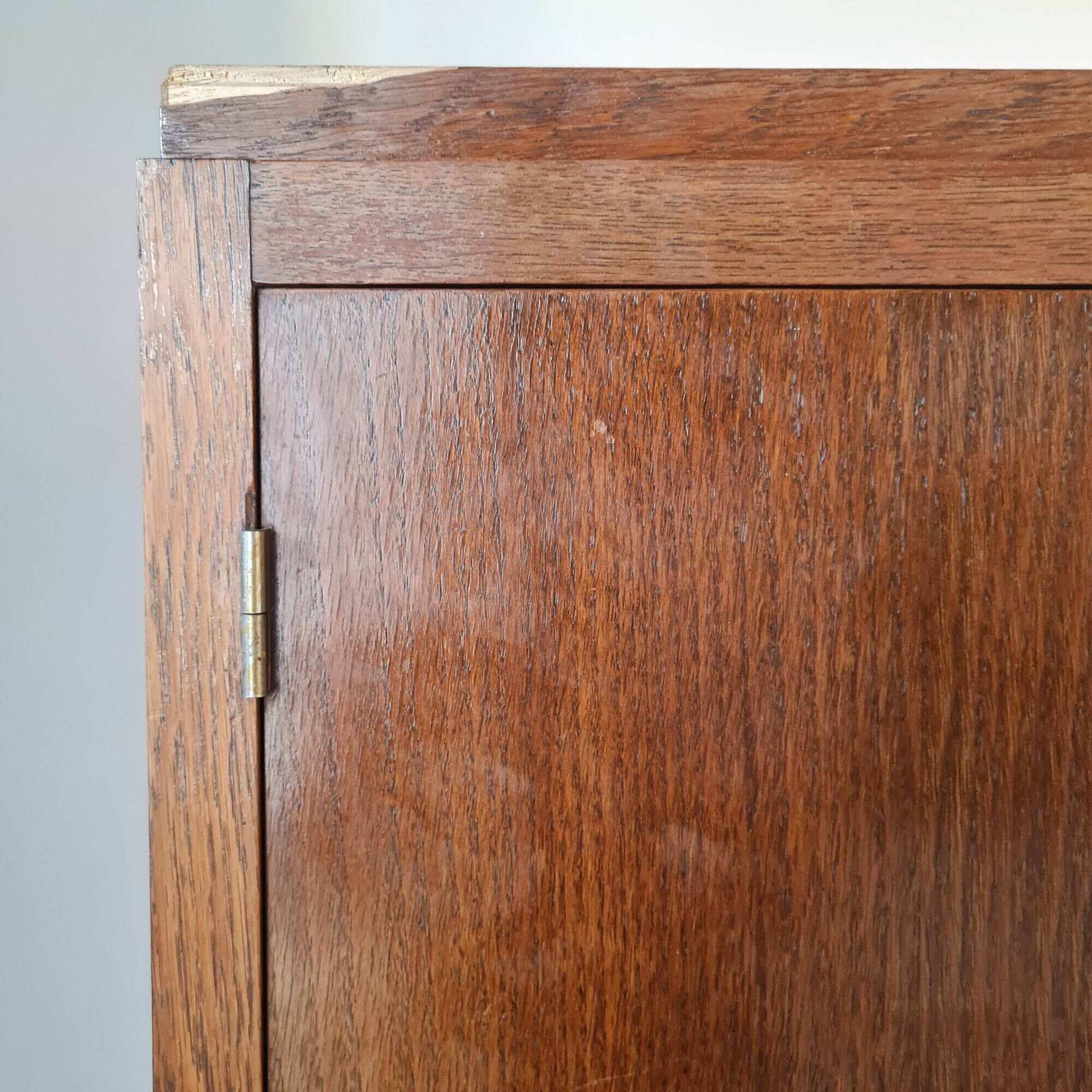 Armoire asymétrique - commode 4 tiroirs