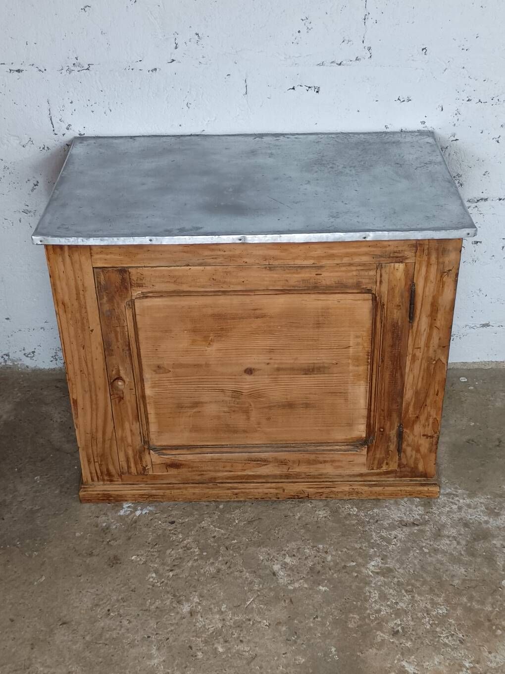 Small trade furniture with zinc top, early 20th century