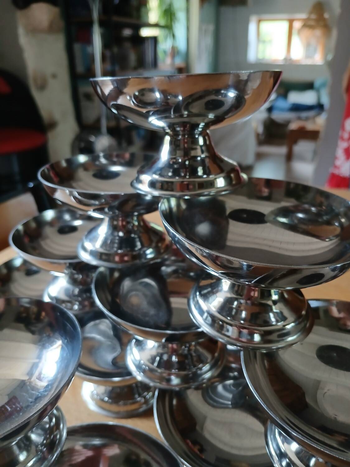 13 stainless steel ice cream cups + serving trolley