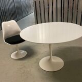 Round Tulip Dining Table by Eero Saarinen for Knoll