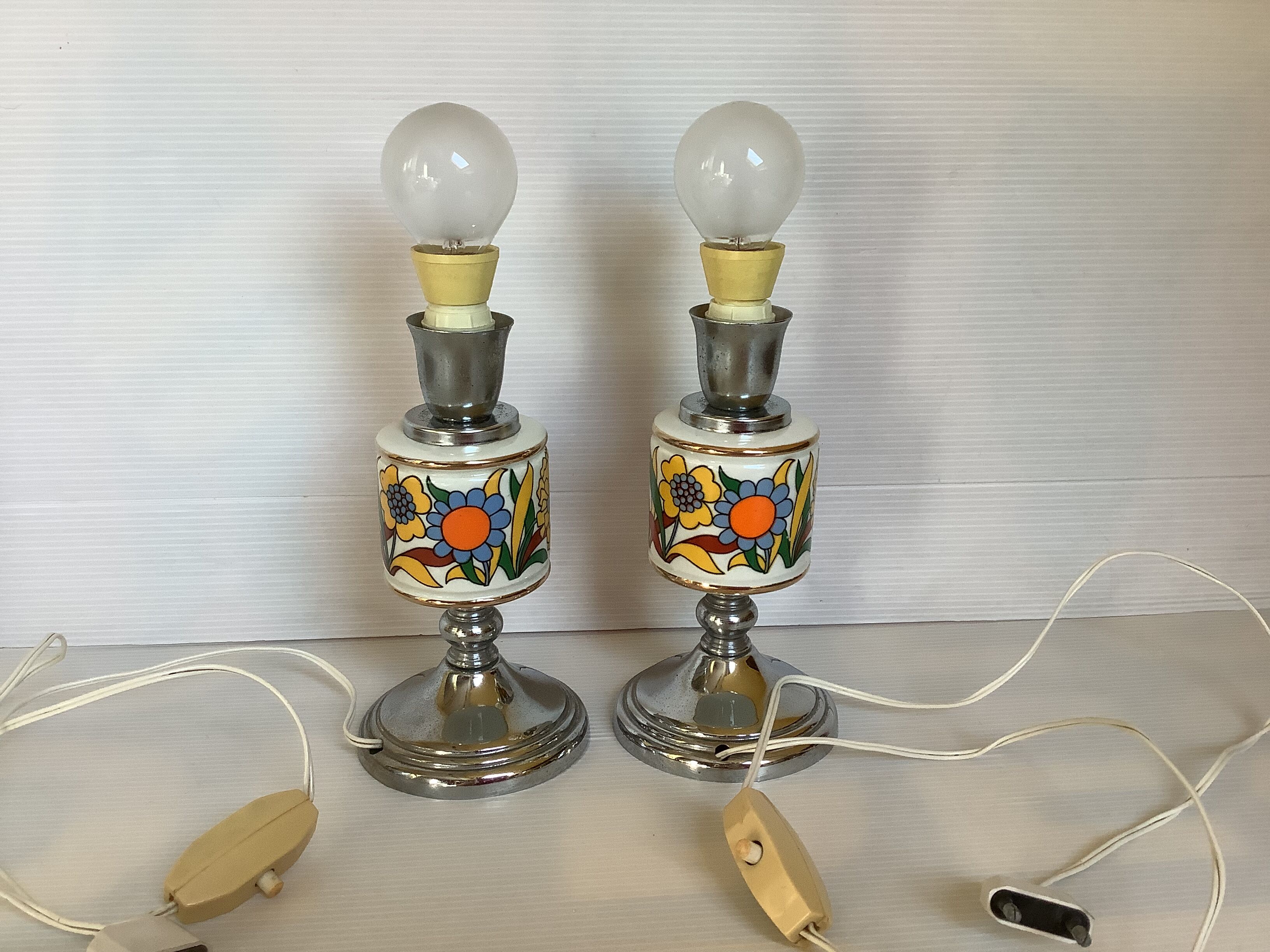 Pair of lamps style Acapulco ceramic and chromed metal