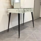 Dressing table vintage art déco in mirror