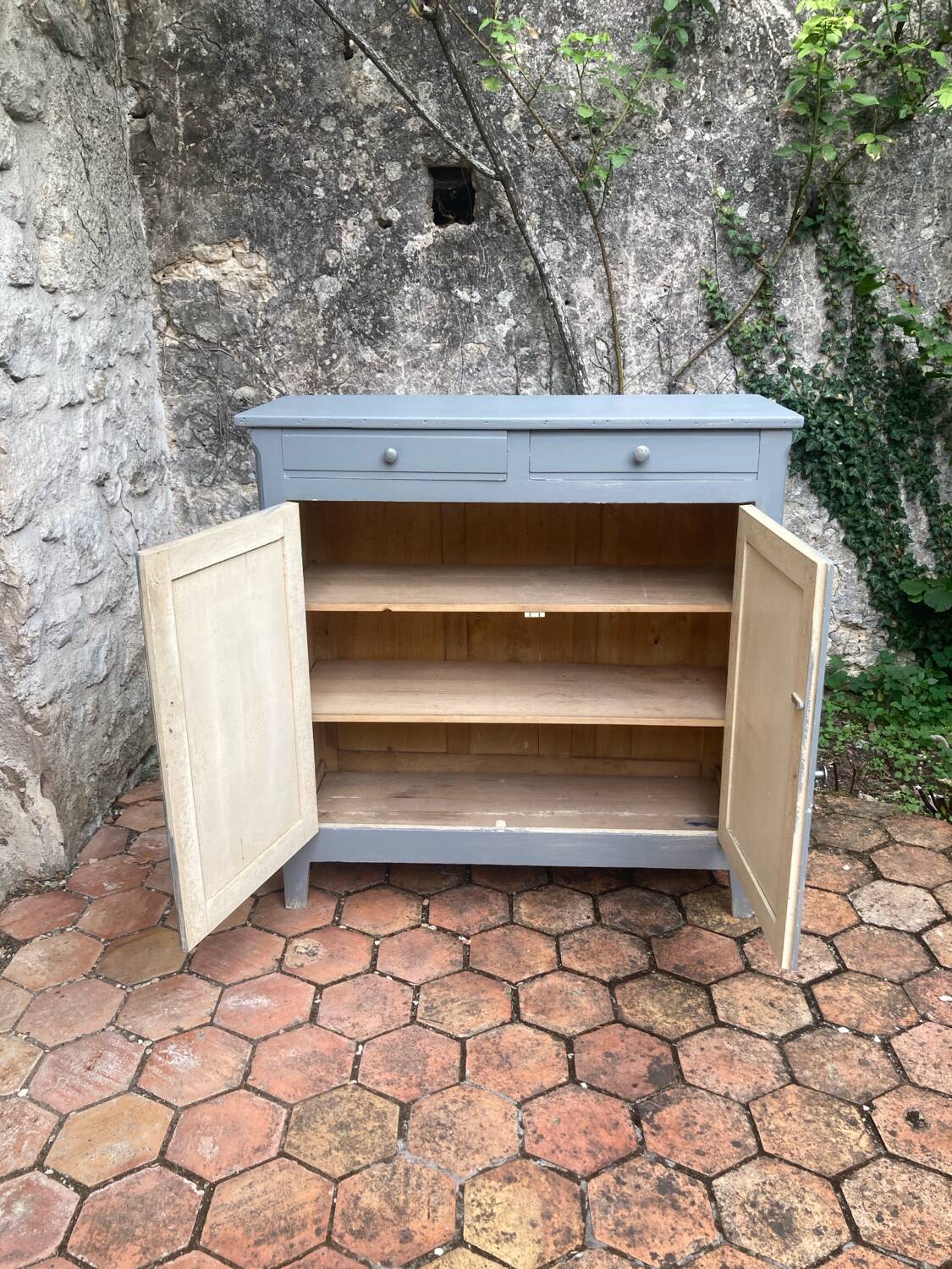 Buffet parisien vintage