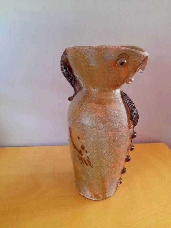 Pichet anthropomorphe en grès André Louis Freymond