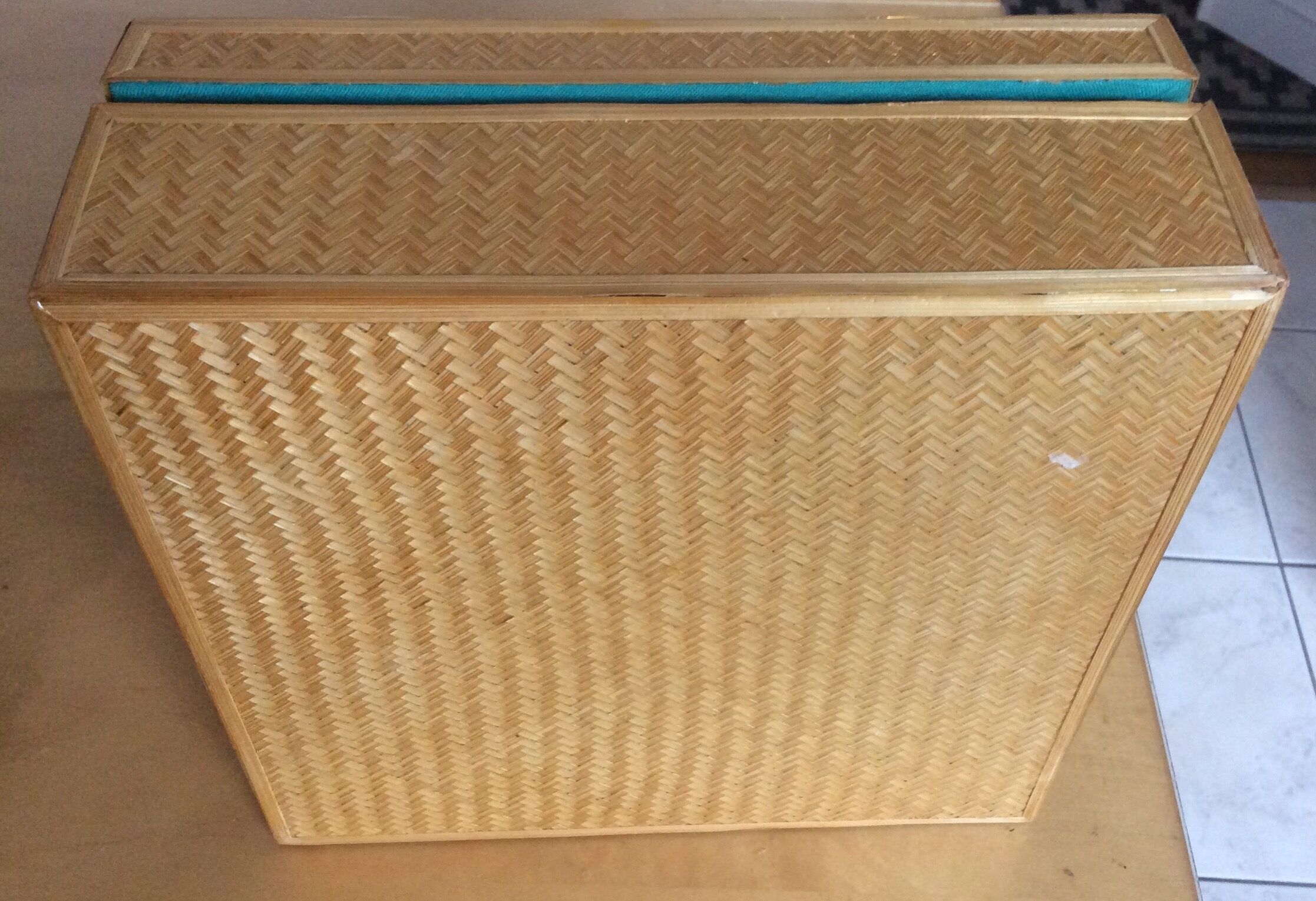 Straw marquetry box