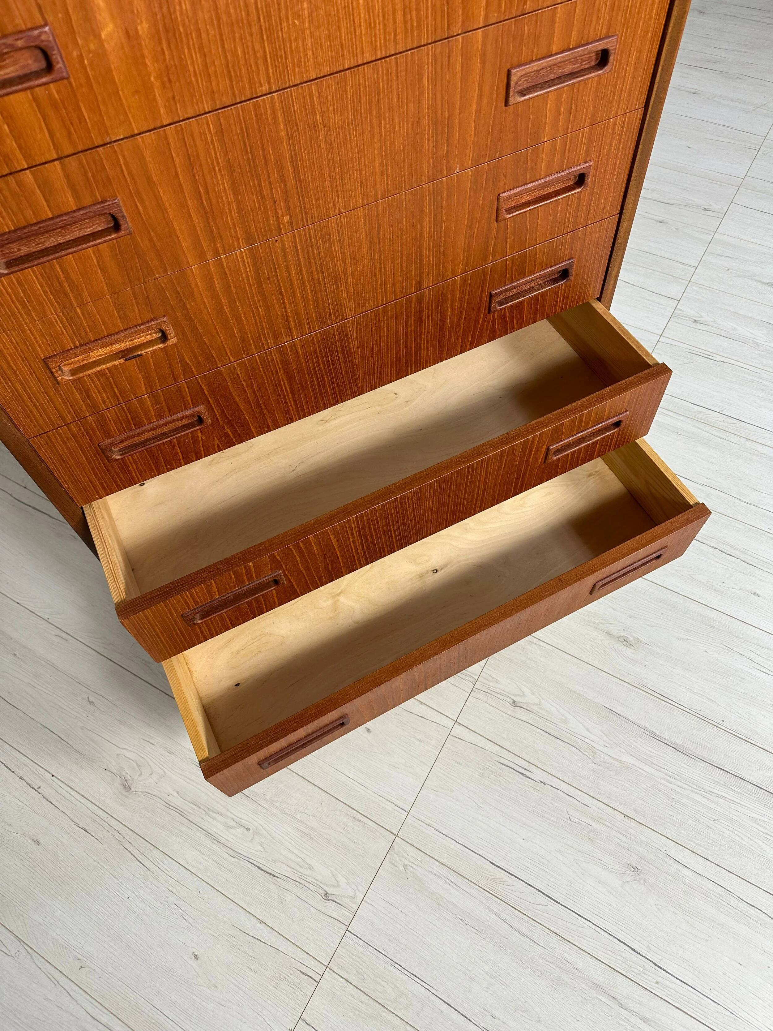 1960s Vintage Minimalistic Mid-Century Danish Teak Dresser