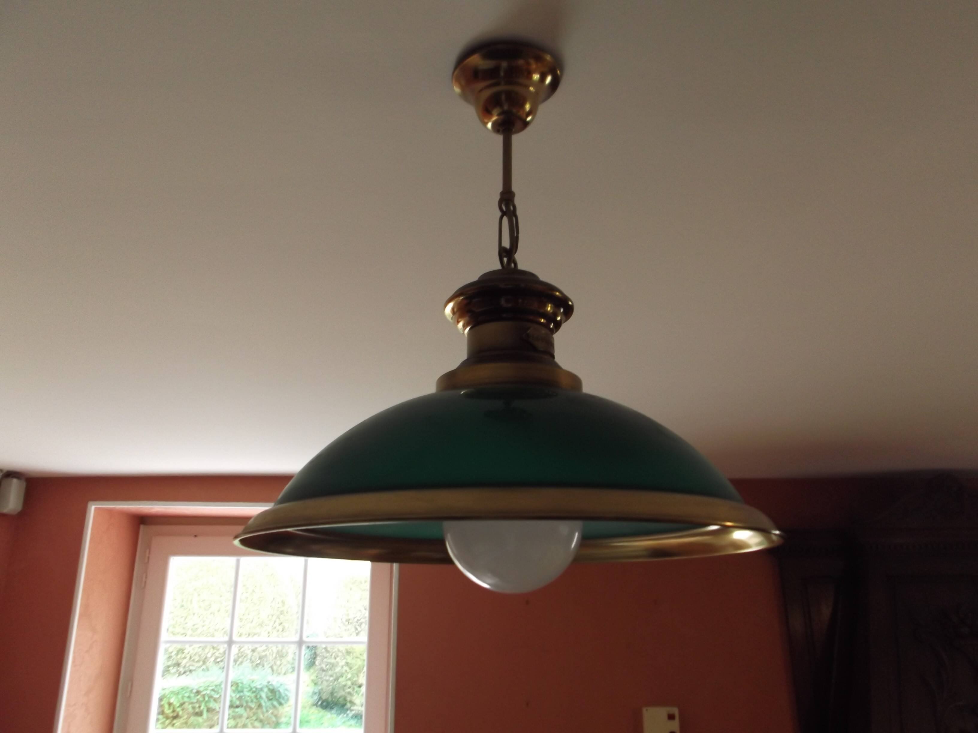 Billiard style pendant