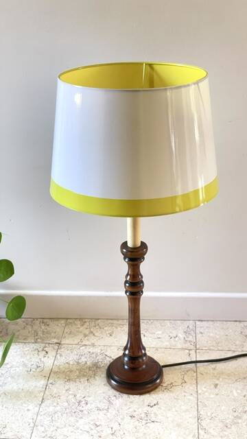 Candle holder lamp with walnut effect, vintage.