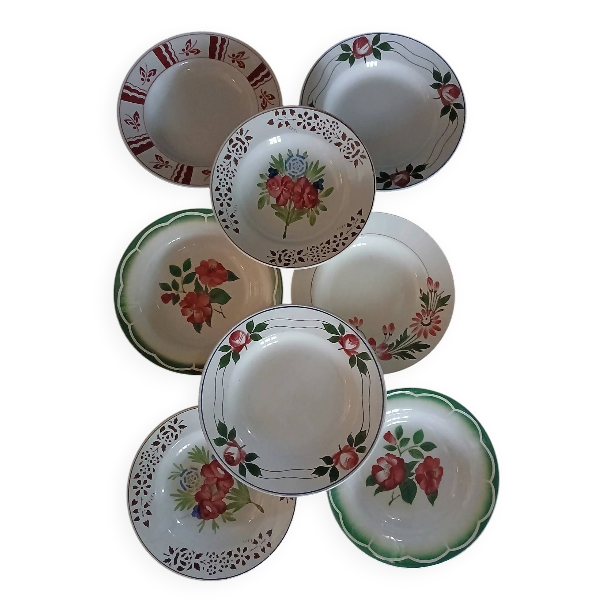 8 assiettes creuses anciennes dépareillées 