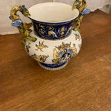 Médicis vase with chimeras in Gien earthenware, 19th century.