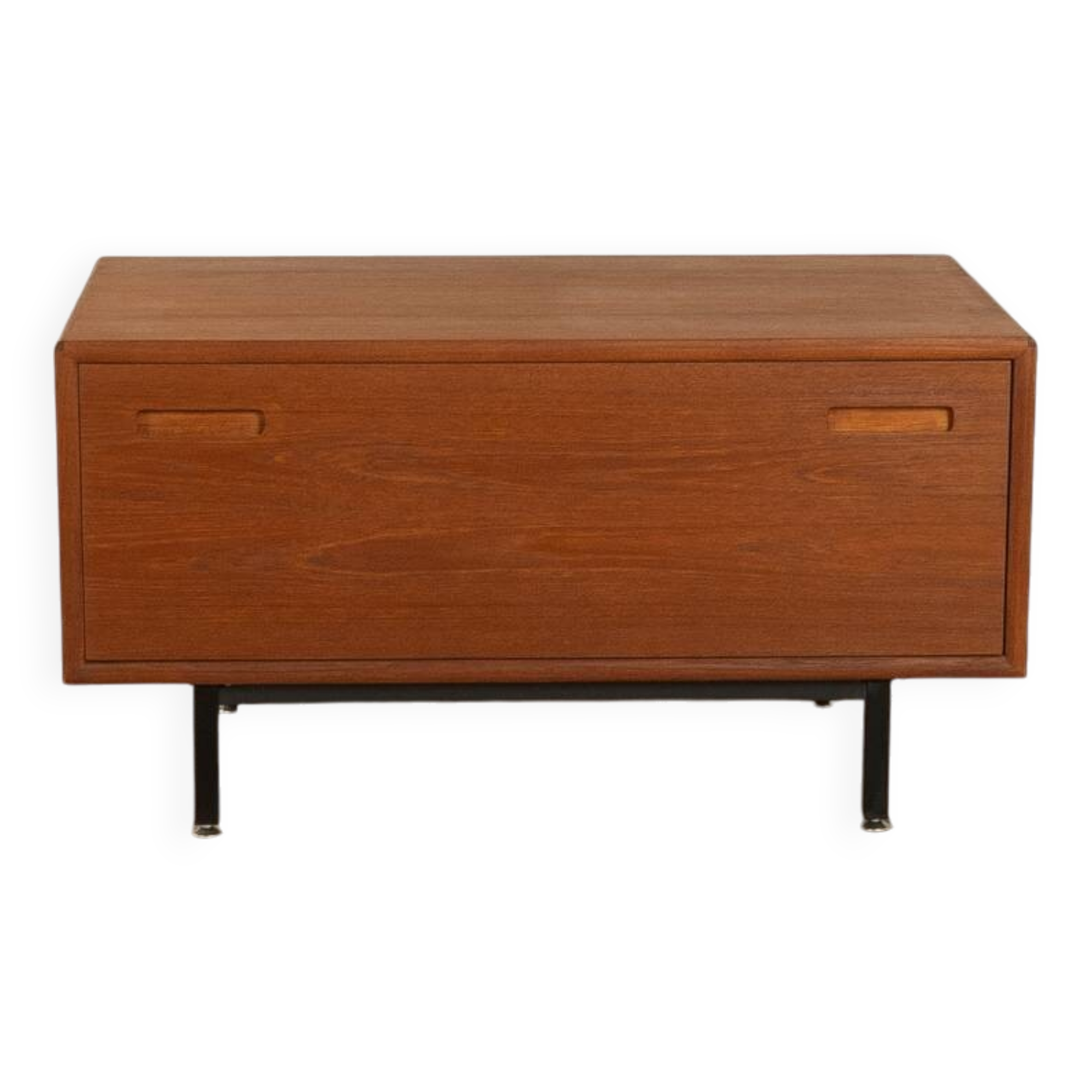 1960s Dresser
