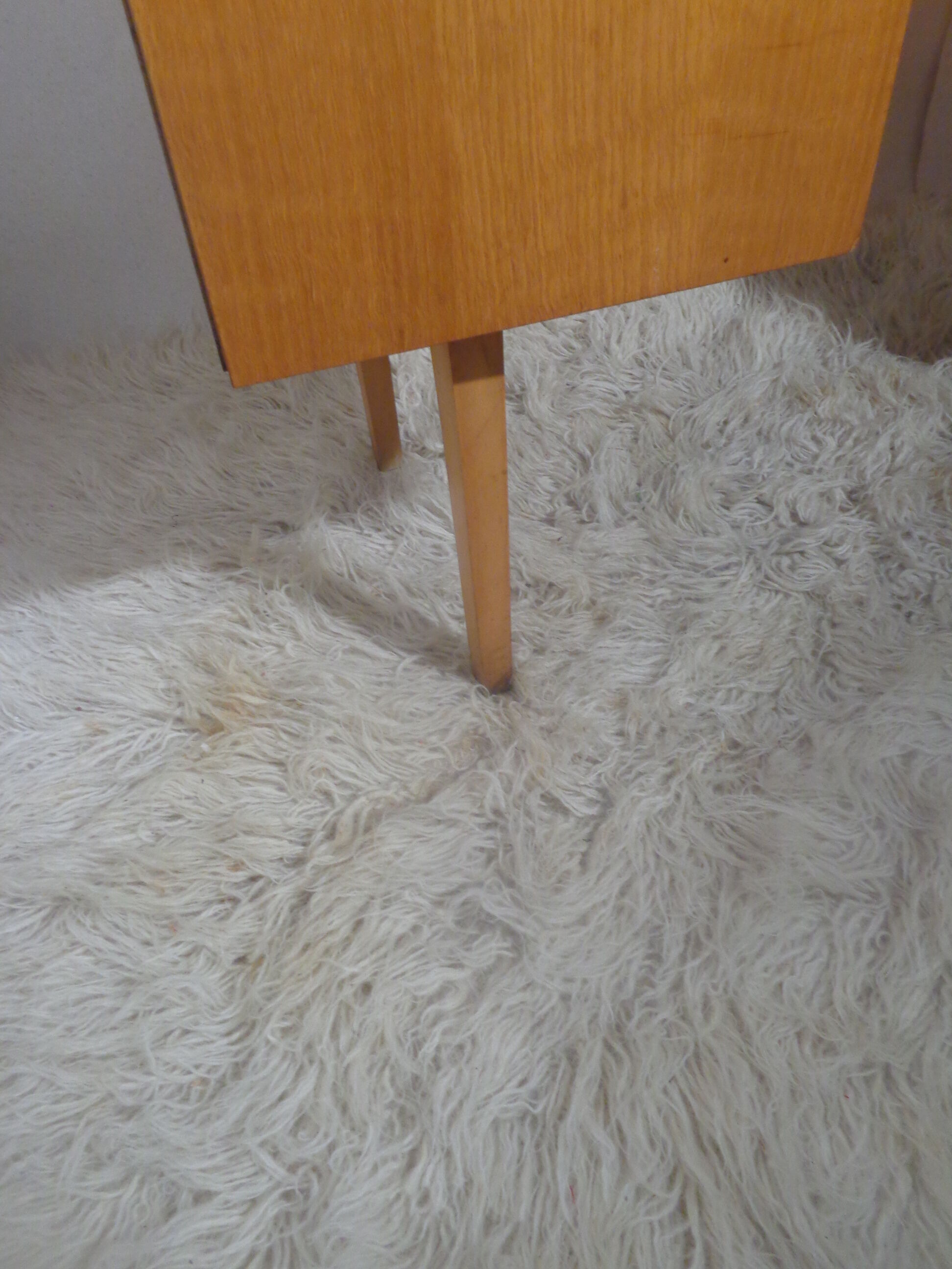 Bureau vintage des années 60 en bois clair