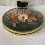 Vintage frame flowers dry