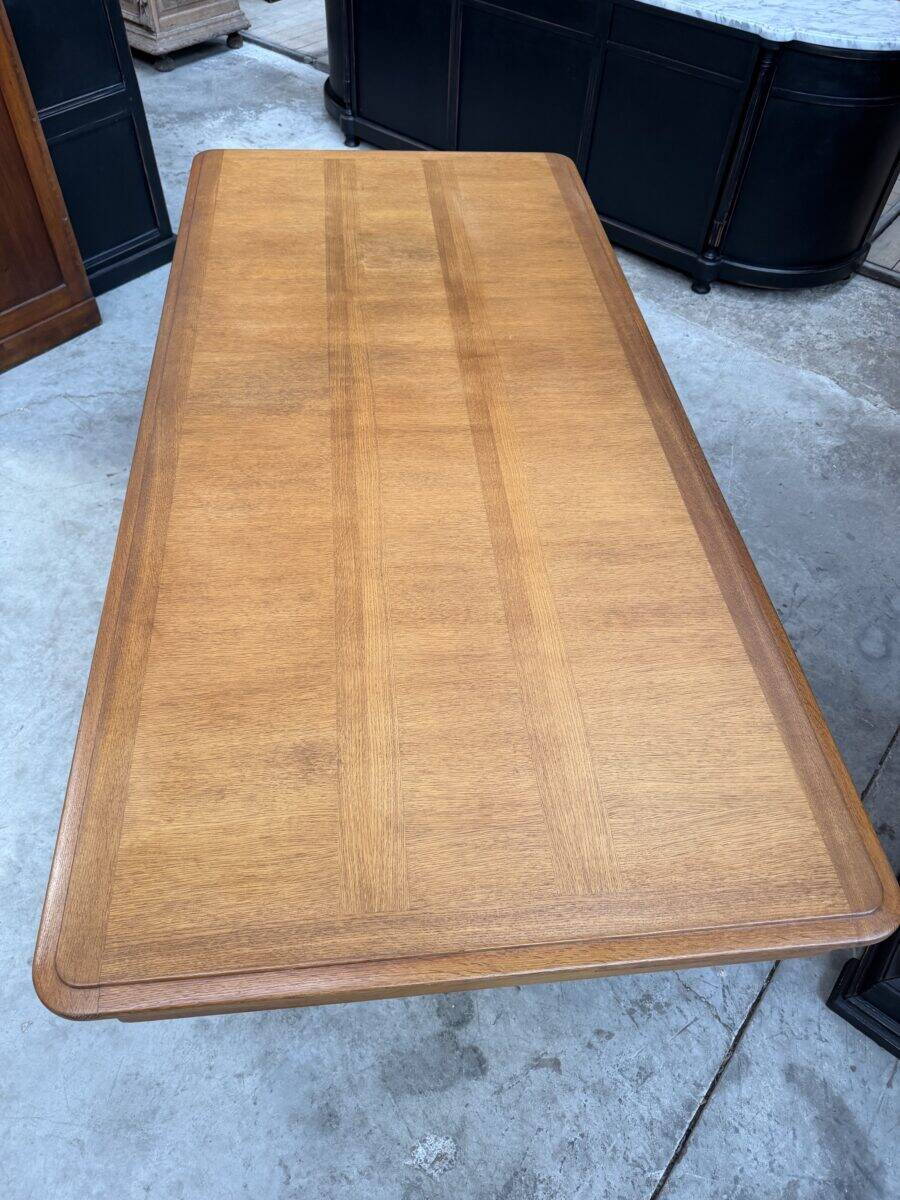 Table à rallonges Guillerme et Chambron pour « Votre maison »