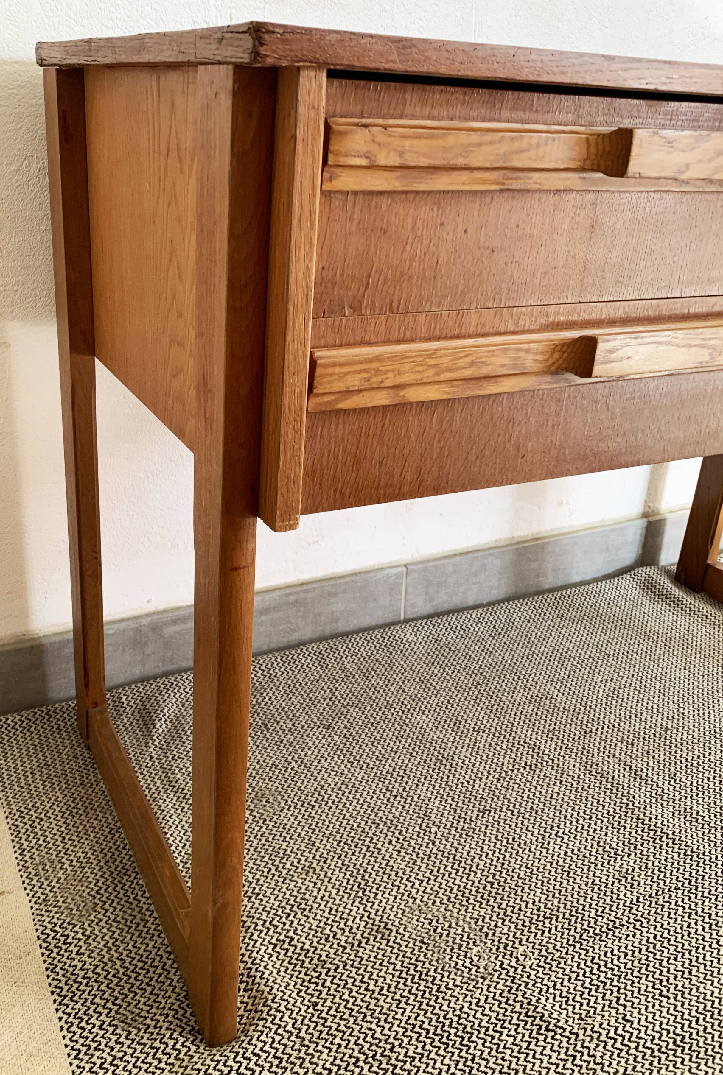 Vintage wooden office of the 50s feet 'traineau'