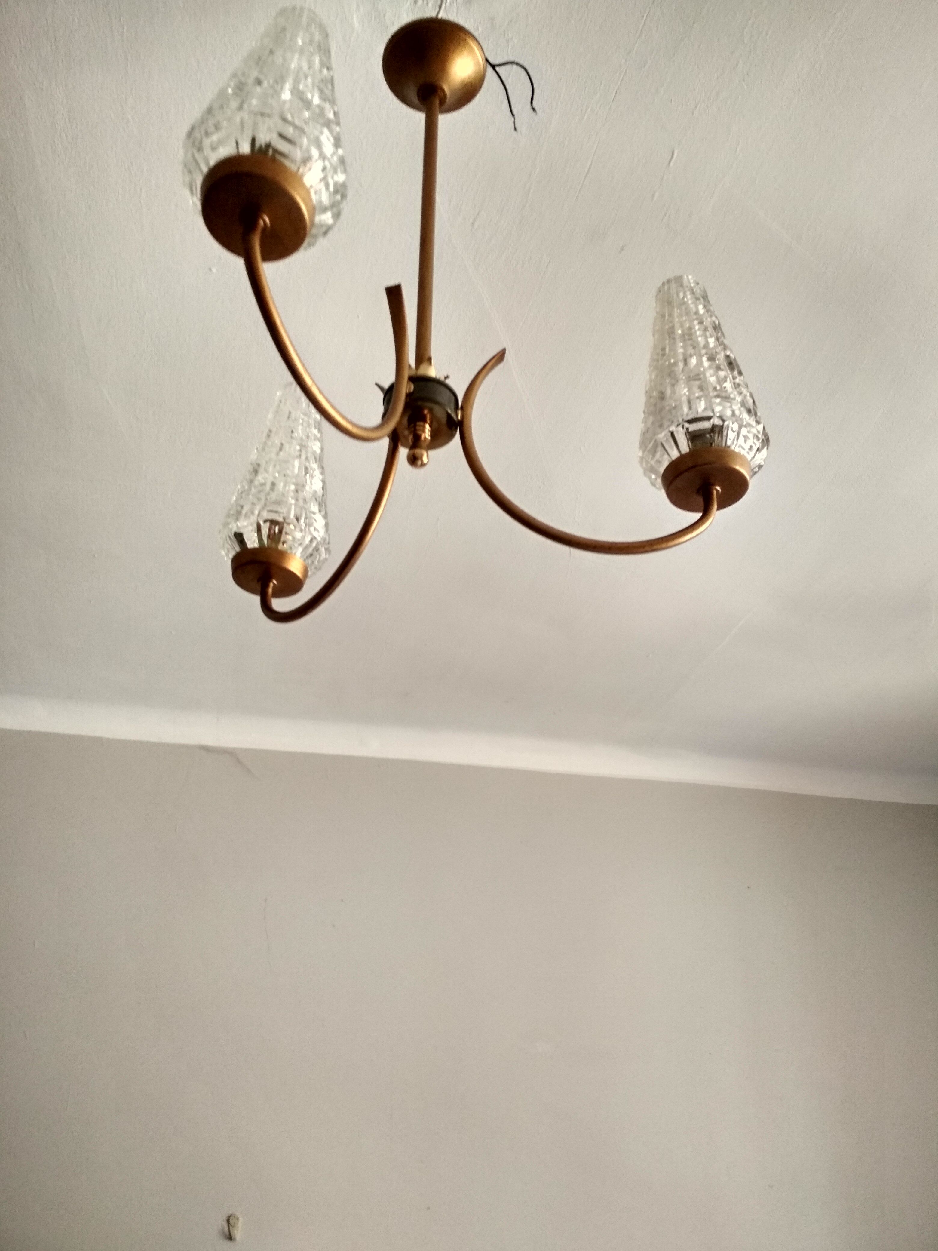 Lustre vintage à 3 branches métal doré et tulipes