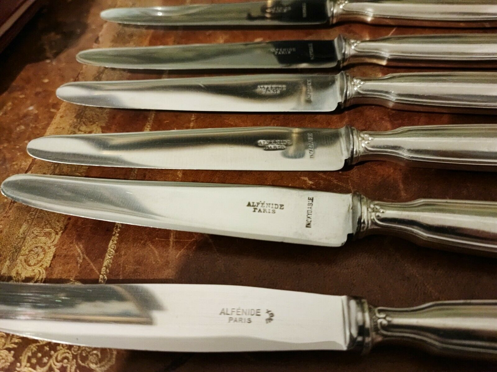Set of 12 silver metal knives brand Alfénide with their case
