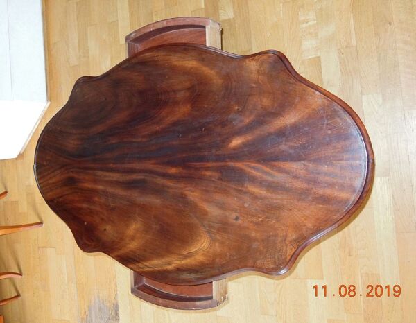 Table violon de style Napoléon lll à plateau chantourné