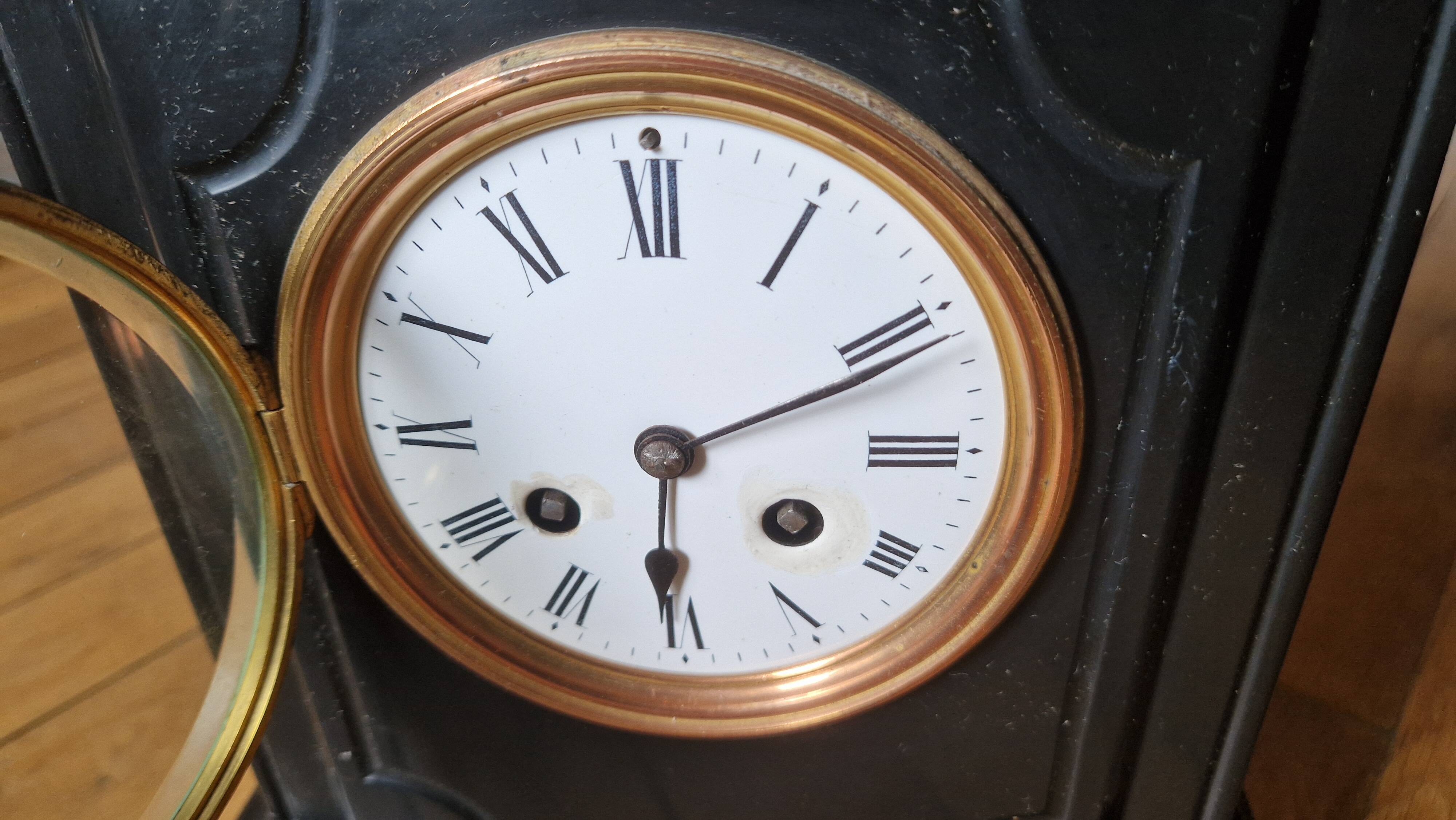 Napoleon III style black marble clock, in working condition