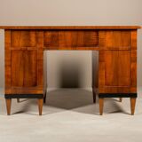 Biedermeier Desk in Walnut Veneer, Germany, circa 1830