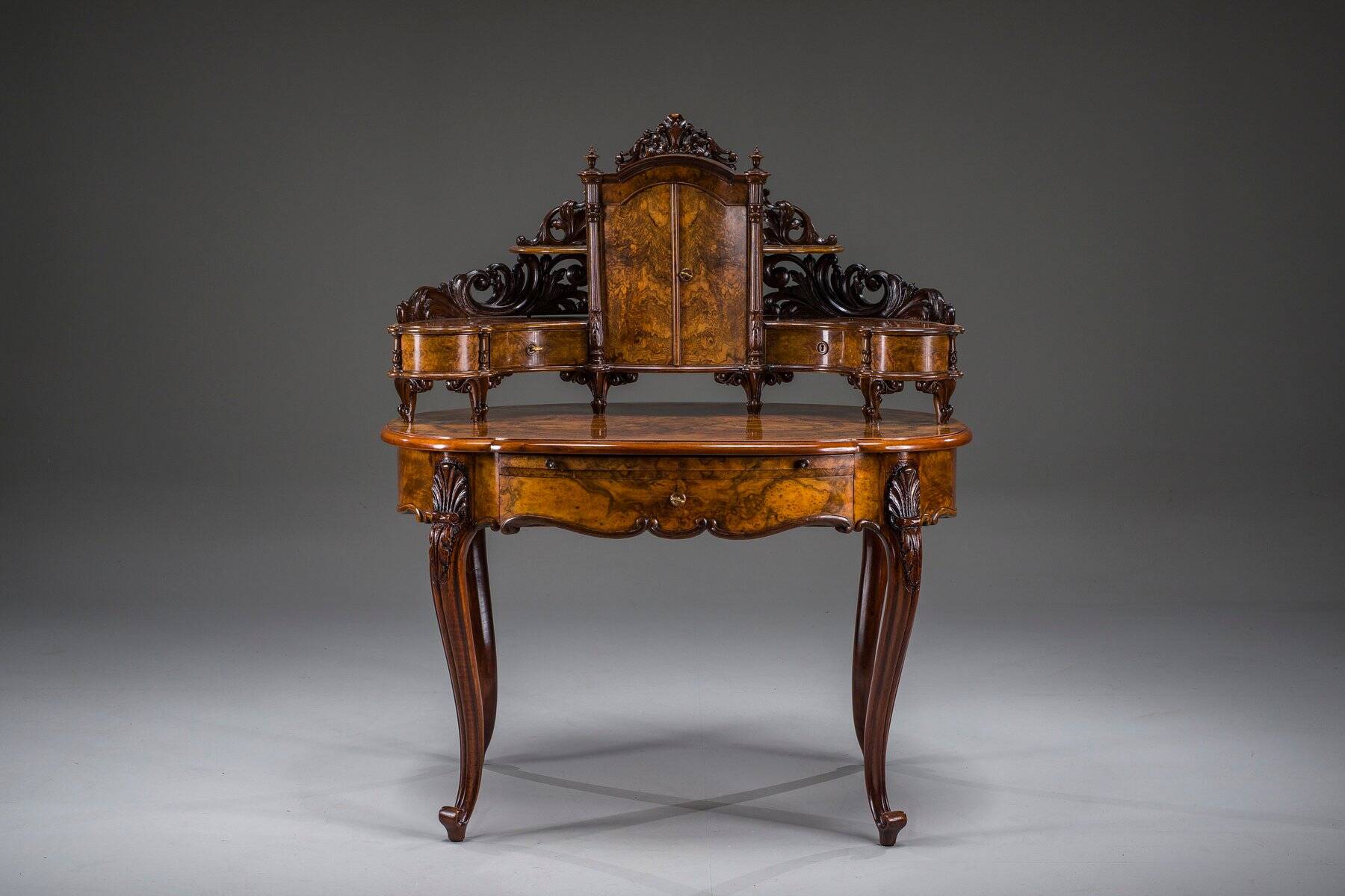 Coiffeuse en noyer Louis Philippe antique, 1860