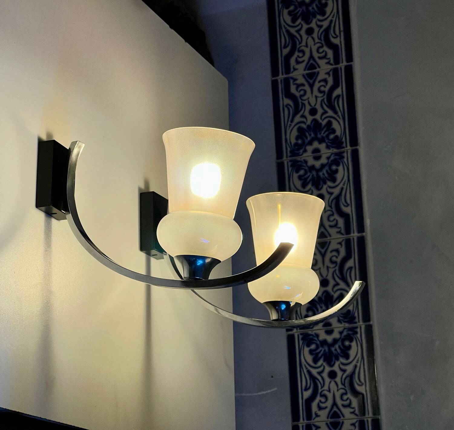 Pair of iridescent tulip wall lights and chrome arms