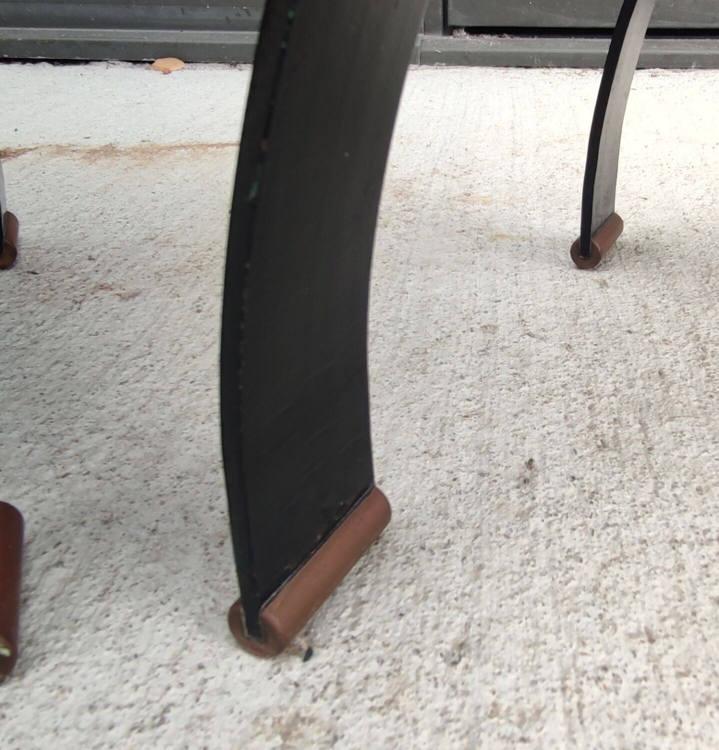 Paire de petites tables design